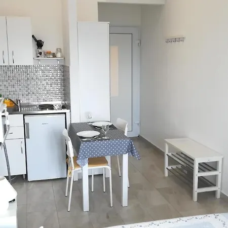 Apartment In Mit Terrasse, Grill Und Garten *