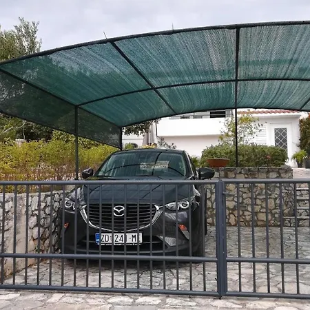 In Mit Terrasse, Grill Und Garten Apartment